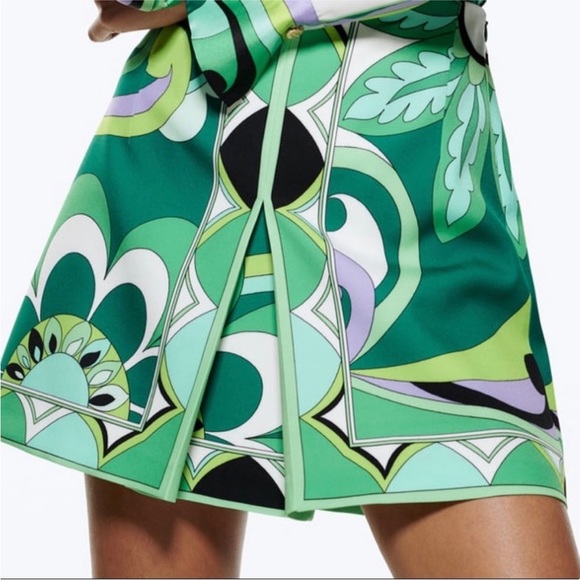 ZARA NWT SHORT PRINTED SKIRT M - Picture 2 of 6